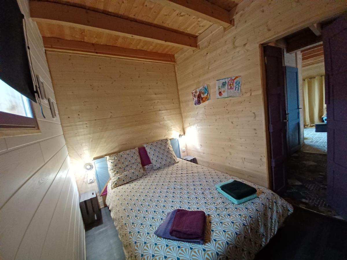 Chalet chaleureux avec parking garage motos, vélos La Chapelle-aux-Chasses Exterior foto